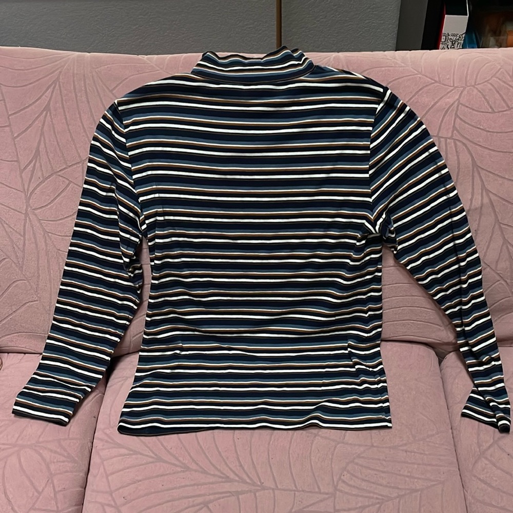 Striped long sleeve turtle neck, soft and stretchy